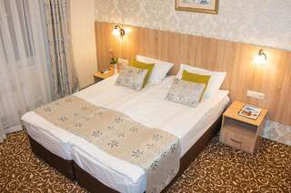 Мини-отель Silk Way Алматы Большой двухместный номер с 1 кроватью или 2 отдельными кроватями-5